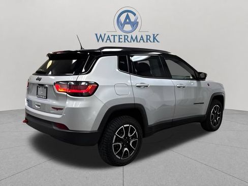 Used 2025 Jeep Compass Trailhawk w/ Trailhawk Elite Group AWD/4WD image 6