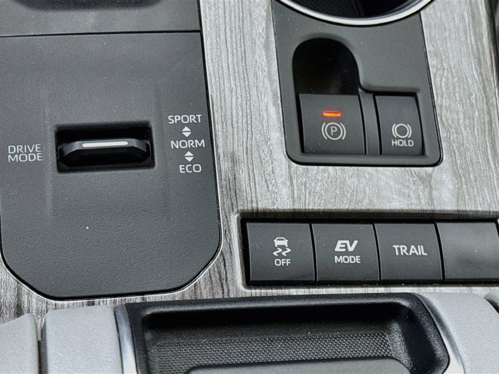 Certified 2020 Toyota Highlander Platinum AWD/4WD image 13