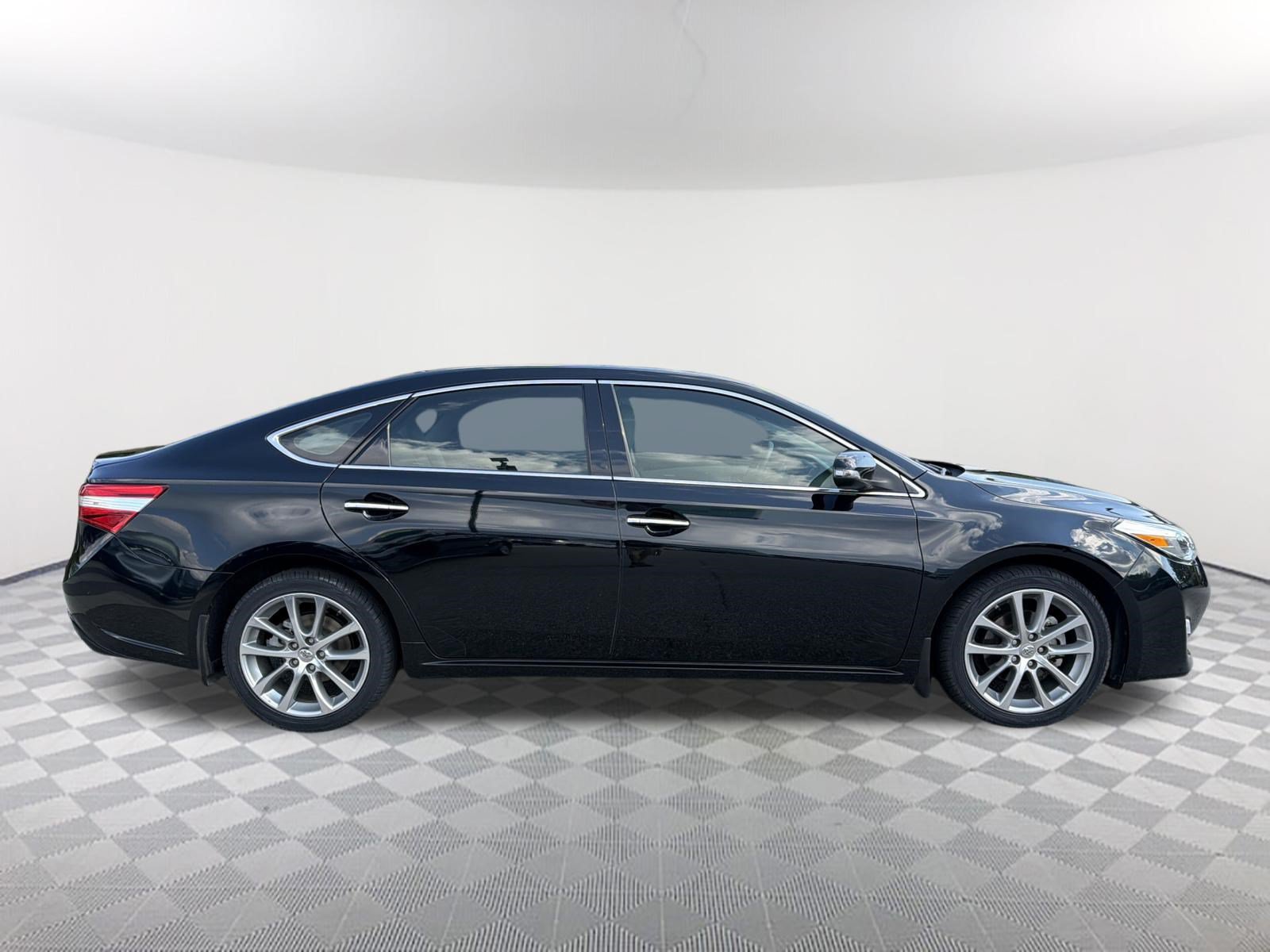 Used 2014 Toyota Avalon XLE Touring FWD image 16