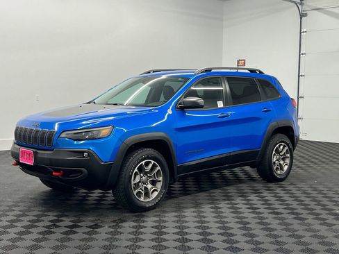Used 2021 Jeep Cherokee Trailhawk w/ Comfort/Convenience Group AWD/4WD image 1