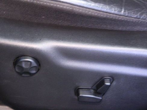 Used 2020 Jeep Grand Cherokee Altitude image 19