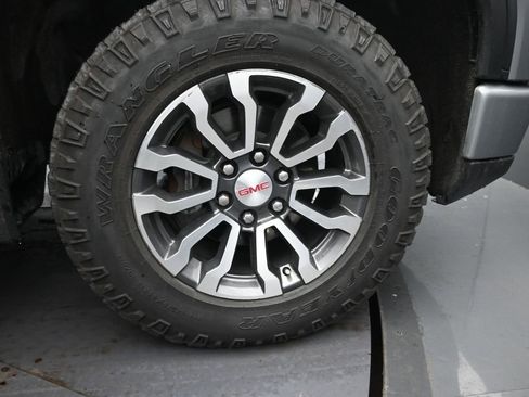 Used 2023 GMC Sierra 1500 AT4 w/ Technology Package image 29