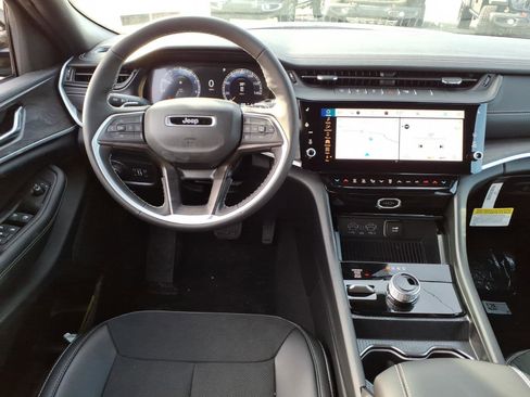 New 2026 Jeep Grand Cherokee Altitude AWD/4WD image 4