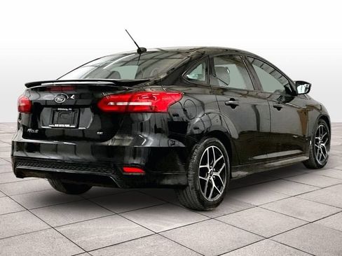 Used 2015 Ford Focus SE w/ SE Sport Package FWD image 12