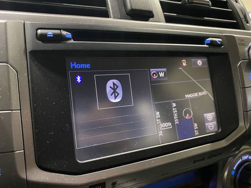Used 2018 Toyota 4Runner Limited AWD/4WD image 7