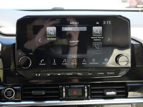 Used 2023 Nissan Pathfinder SL AWD/4WD image 22