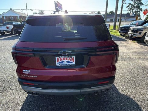 New 2026 Chevrolet Traverse LT w/ Sun and Wheel Package FWD image 9