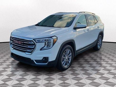 Used 2024 GMC Terrain SLT w/ LPO, Floor Liner Package AWD/4WD image 3