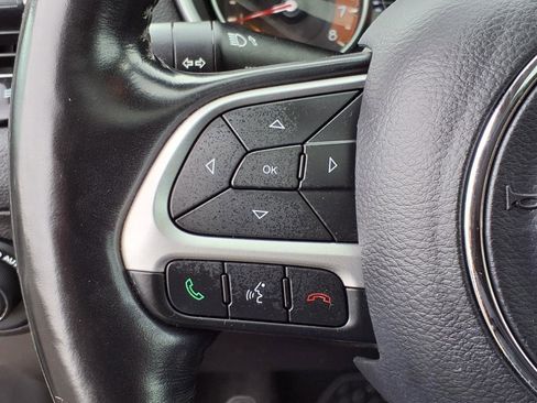 Used 2020 Jeep Compass Latitude image 19