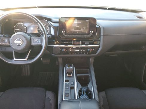 Used 2022 Nissan Pathfinder SV w/ SV Premium Package image 10