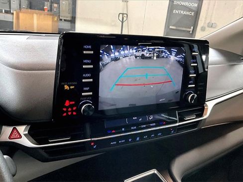 Used 2021 Toyota Sienna XLE image 14