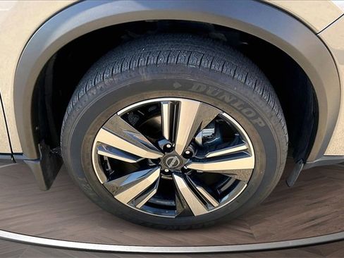 Certified 2025 Nissan Rogue SL w/ SL Premium Package image 9