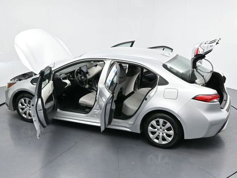 Used 2022 Toyota Corolla LE FWD image 36