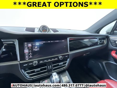 Used 2021 Porsche Macan image 22