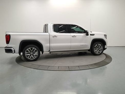 Used 2024 GMC Sierra 1500 Denali w/ Denali Reserve Package AWD/4WD image 9