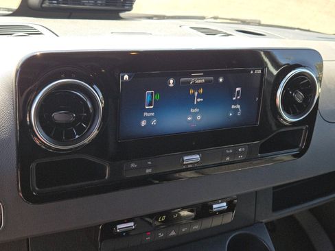 New 2025 Mercedes-Benz Sprinter 2500 image 30
