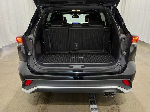Certified 2024 Toyota Highlander XSE AWD/4WD image 13