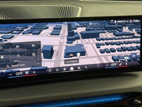 Used 2025 BMW 330i Sedan w/ Convenience Package image 23