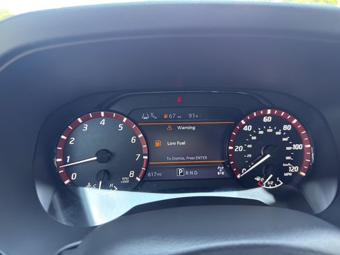 Used 2025 Nissan Frontier PRO-4X image 18