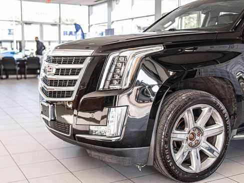 Used 2016 Cadillac Escalade ESV Premium image 5