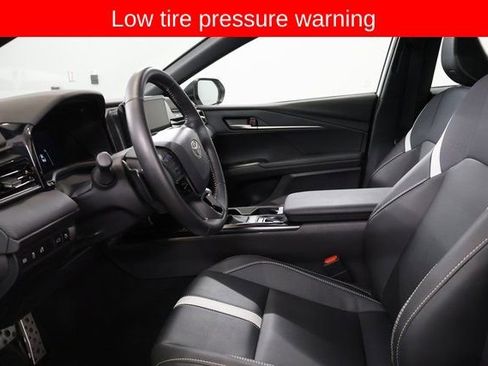 Used 2025 Toyota Camry SE image 14