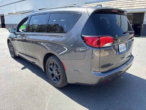 Used 2020 Chrysler Pacifica Limited w/ Advanced Safetytec Group image 9