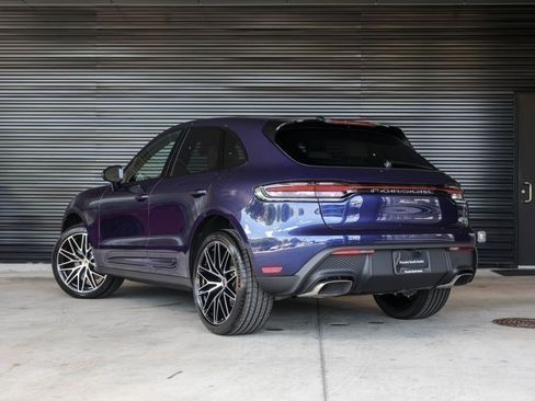 Certified 2026 Porsche Macan AWD/4WD image 3