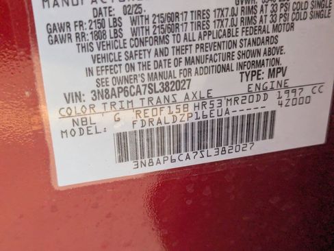 Certified 2025 Nissan Kicks SV image 31