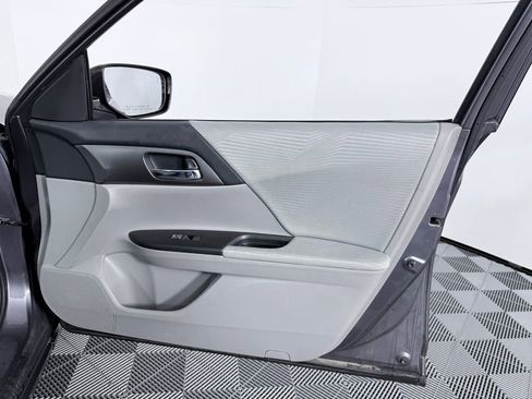 Used 2015 Honda Accord LX image 10