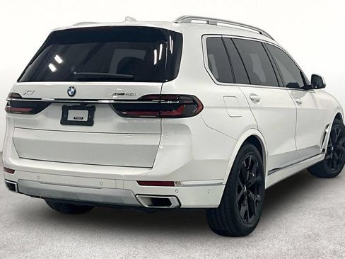 Used 2024 BMW X7 xDrive40i AWD/4WD image 2