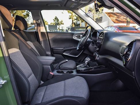 Used 2023 Kia Soul EX image 16