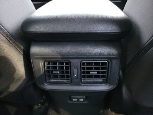 Used 2025 Toyota RAV4 XLE FWD image 17