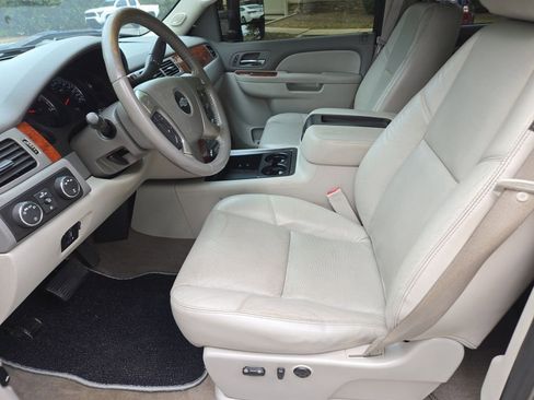 Used 2012 Chevrolet Silverado 2500 LTZ w/ LTZ Plus Package image 15