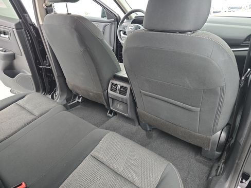 Certified 2025 Nissan Rogue SV FWD image 11