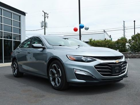 Used 2024 Chevrolet Malibu LT FWD image 3