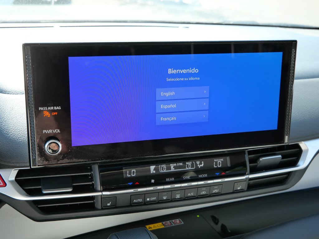 Certified 2026 Toyota Sienna XLE FWD image 17