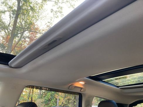 Used 2020 Nissan Pathfinder Platinum image 25