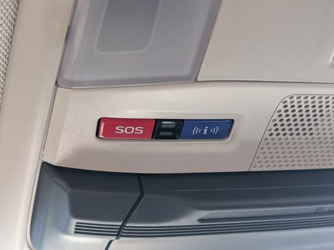 Certified 2023 Subaru Ascent Limited w/ Technology Package image 33