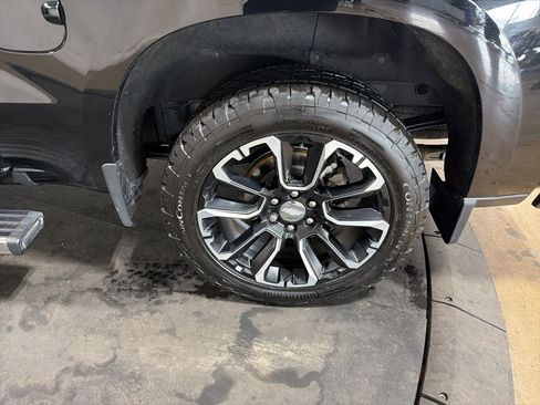 Certified 2024 Chevrolet Silverado 1500 High Country w/ Technology Package AWD/4WD image 35