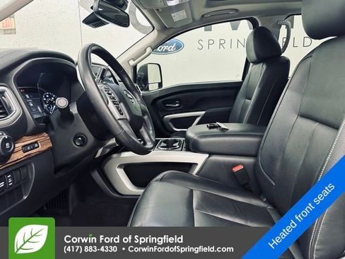 Used 2020 Nissan Titan SL w/ Moonroof Package image 22