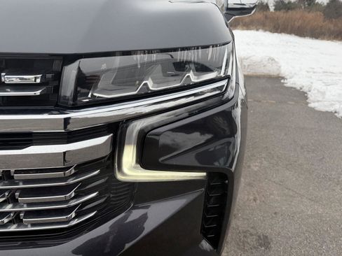 Used 2023 Chevrolet Suburban Premier image 13