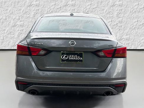 Used 2022 Nissan Altima 2.5 SR FWD image 4