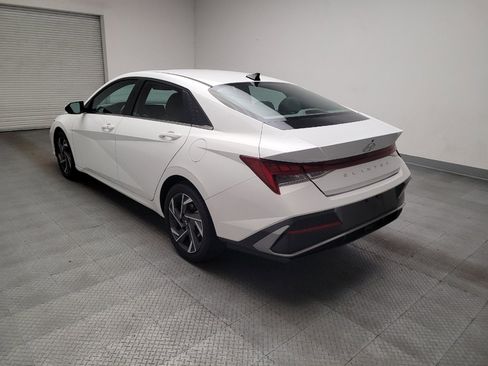 Used 2025 Hyundai Elantra SEL FWD image 5