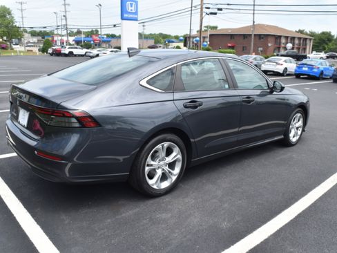 Certified 2023 Honda Accord LX image 3