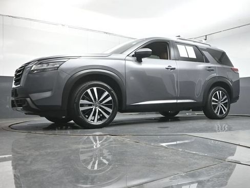 Used 2023 Nissan Pathfinder Platinum AWD/4WD image 41