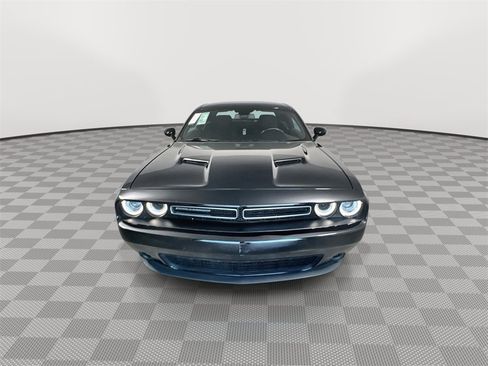 Used 2023 Dodge Challenger SXT image 3