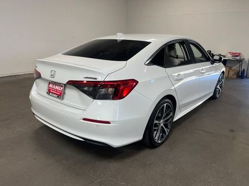Used 2024 Honda Civic Touring image 3