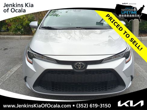 Used 2022 Toyota Corolla LE image 1