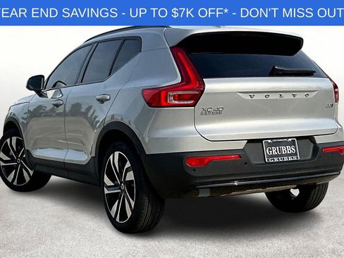 Used 2025 Volvo XC40 B5 Ultra w/ Protection Package Premier image 6