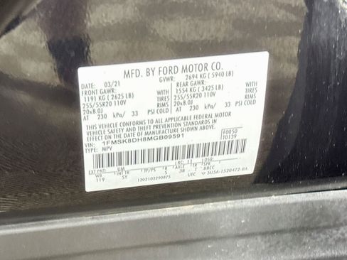 Used 2021 Ford Explorer XLT w/ Equipment Group 202A AWD/4WD image 28